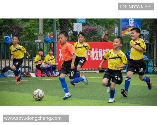 河南足球小球星崛起助力地方足球发展掀起青少年运动热潮